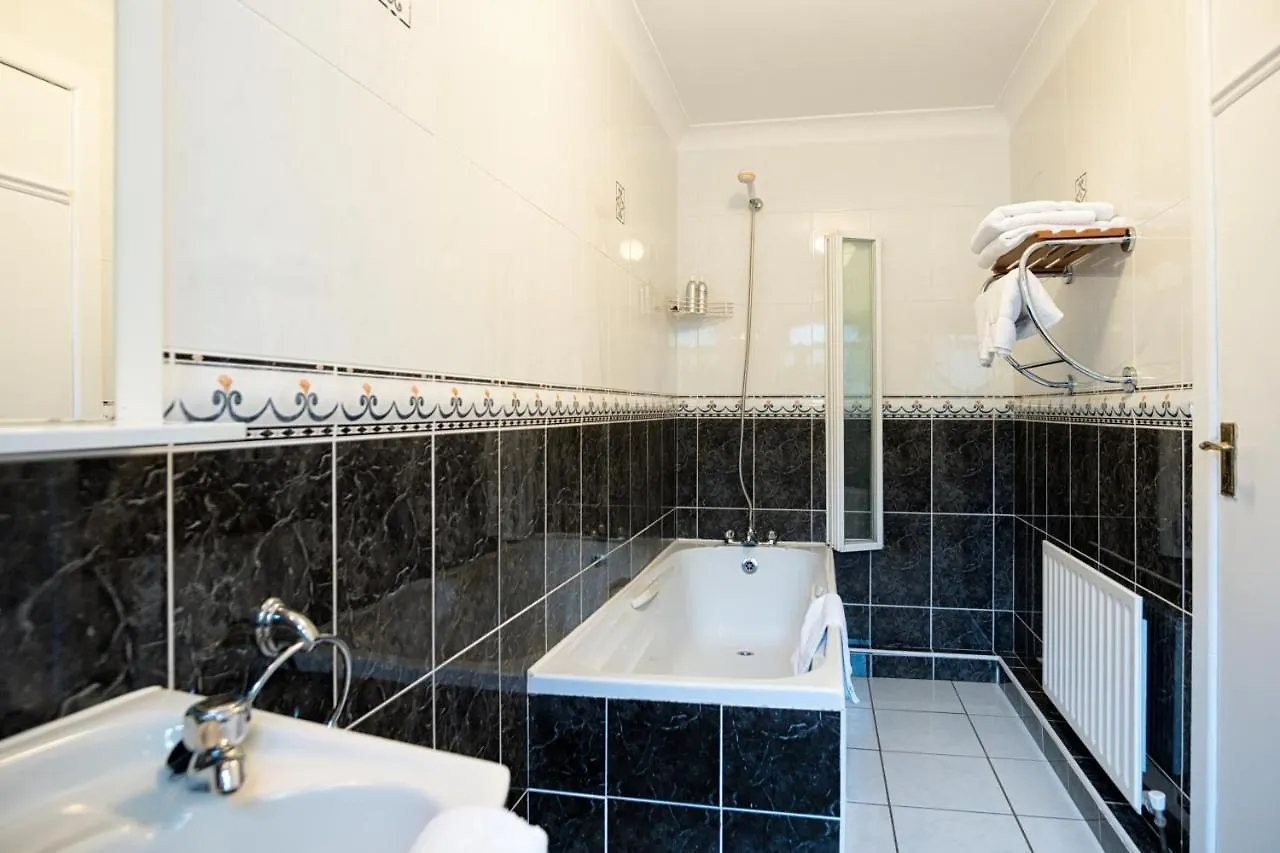Woodside Lodge Accomodation Westport Guest house